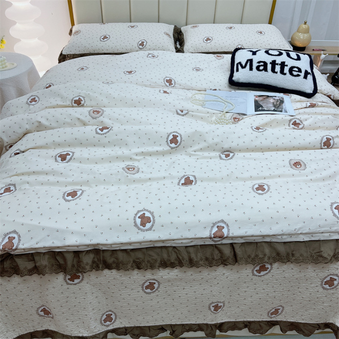 91家纺网 家纺一手货源 找家纺 暖居 2024新款砂洗棉花被套全棉床盖四件套绗缝夹棉纯棉床盖三件套韩国小熊