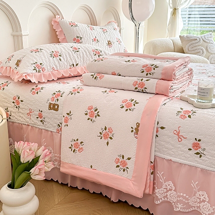 91家纺网 家纺一手货源 找家纺 苏米娜A类母婴级双层纱棉麻蕾丝床盖款夏被四件套小竺棉泡泡纱泡泡棉纯棉全棉磨毛水洗棉凉感丝床盖款夏被四件套