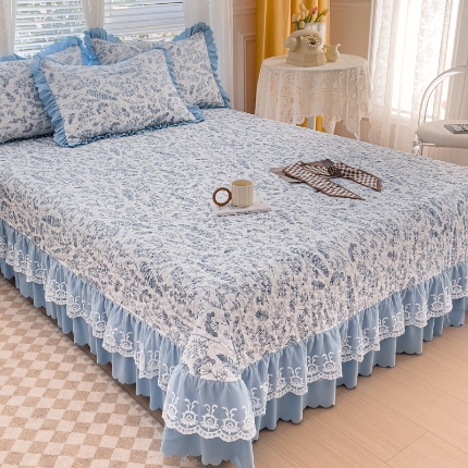 91家纺网 家纺一手货源 找家纺 佰诗特 2025A类双层纱水洗棉麻床盖四件套 夹棉印花花边床盖三件套加厚床裙