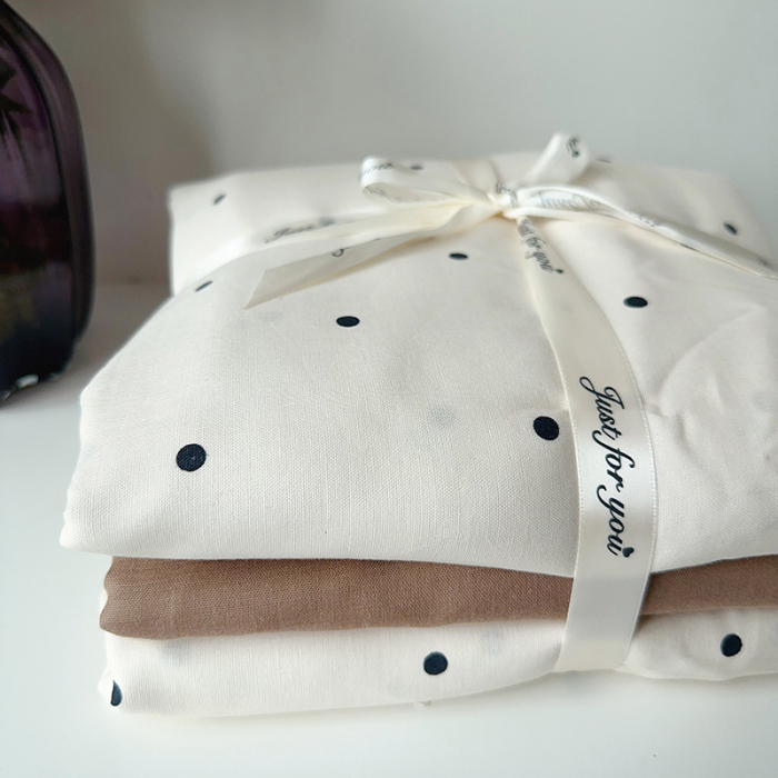 91家纺网 家纺一手货源 找家纺 麦伦家居 2024春夏新品全棉有氧双层纱印花系列四件套（叠拍图）黑波波