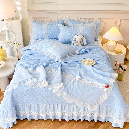 91家纺网 家纺一手货源 找家纺 （总）漫布云2025韩版少女心法式公主风水洗棉蕾丝花边夏被床盖款四件套全棉纯棉磨毛水洗棉泡泡棉泡泡纱小竺棉蝴蝶结夏被床盖款四件套