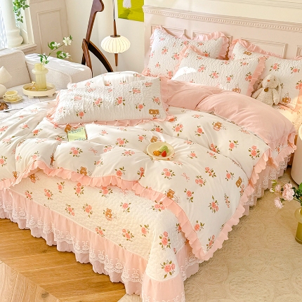 91家纺网 家纺一手货源 找家纺 （总）漫布云2025春夏A类母婴级泡泡纱蕾丝花边床盖款四件套泡泡棉小竺棉双层纱棉麻纯棉全棉床盖款四件套纯棉全棉夏被四件套