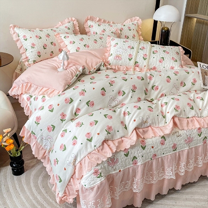 91家纺网 家纺一手货源 找家纺 （总）漫布云2025春夏A类母婴级泡泡纱蕾丝花边床盖款四件套泡泡棉小竺棉双层纱棉麻纯棉全棉床盖款四件套纯棉全棉夏被四件套