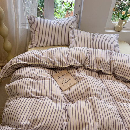 91家纺网 家纺一手货源 找家纺 莱茵家居 2024新款A类多巴胺撞色全棉水洗棉四件套 紫苏条