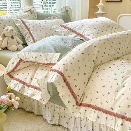 91家纺网 家纺一手货源 找家纺 艾唯希家纺 2024新款全棉法式花边四件套 樱桃红了