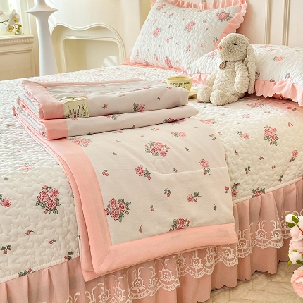 91家纺网 家纺一手货源 找家纺 A类水洗棉麻双层纱床盖款夏被四件套夹棉床裙蕾丝花边纯棉全棉夏凉被套床盖