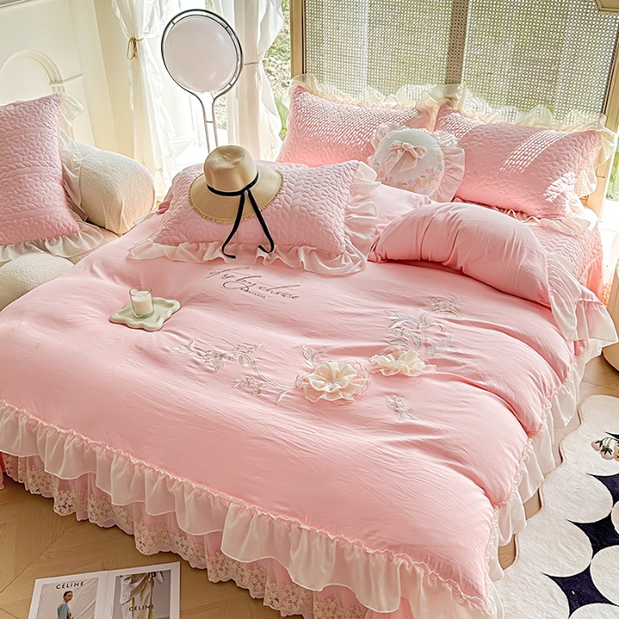 91家纺网 家纺一手货源 找家纺 （总）苏米娜2024韩版法式公主风水洗棉立体花绣花床盖款四件套蕾丝床盖款三件套