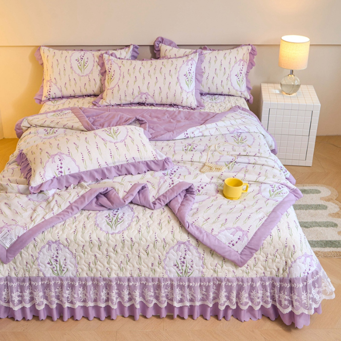 91家纺网 家纺一手货源 找家纺 美莱家纺 2024新款软糯泡泡棉蕾丝床盖床盖四件套单品系列-床盖夏被四件套 薰衣草紫