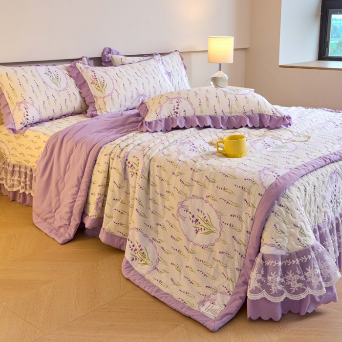 91家纺网 家纺一手货源 找家纺 美莱家纺 2024新款软糯泡泡棉蕾丝床盖床盖四件套单品系列-床盖夏被四件套 薰衣草紫