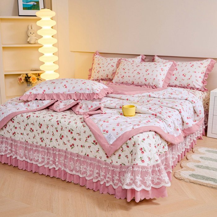 91家纺网 家纺一手货源 找家纺 美莱家纺 2024新款软糯泡泡棉蕾丝床盖床盖四件套单品系列-床盖夏被四件套 樱花