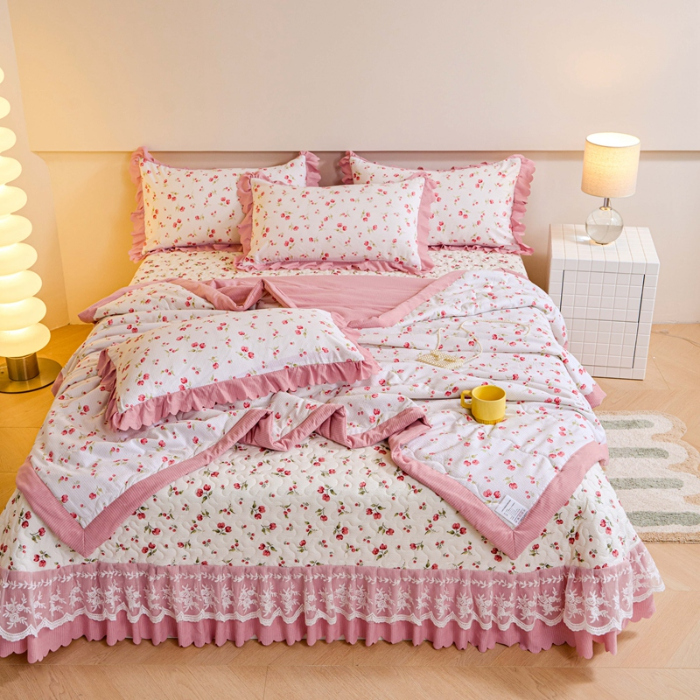 91家纺网 家纺一手货源 找家纺 美莱家纺 2024新款软糯泡泡棉蕾丝床盖床盖四件套单品系列-床盖夏被四件套 樱花