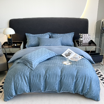 91家纺网 家纺一手货源 找家纺 宅家居 2024新款轻奢高精密贡缎提花臻品真丝四件套 迪奥-蓝色