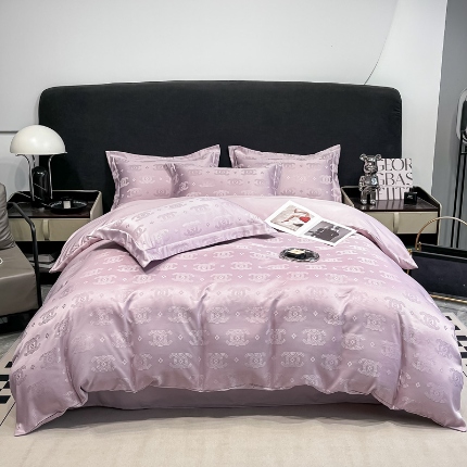 91家纺网 家纺一手货源 找家纺 宅家居 2024新款轻奢高精密贡缎提花臻品真丝四件套 香奈-紫色