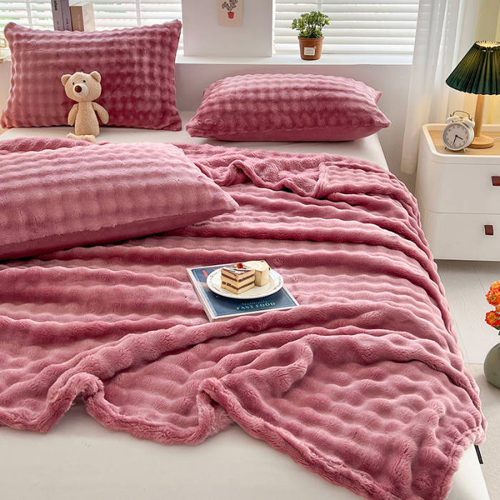 91家纺网 家纺一手货源 找家纺 芸锦豪 2024新款仿兔毛泡泡绒毛毯-卷边款毛毯安娜紫-卷边