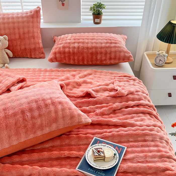 91家纺网 家纺一手货源 找家纺 芸锦豪 2024新款仿兔毛泡泡绒毛毯-卷边款毛毯海棠粉-卷边