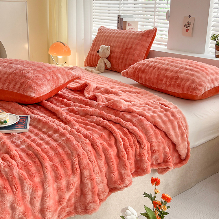 91家纺网 家纺一手货源 找家纺 芸锦豪 2024新款仿兔毛泡泡绒毛毯-卷边款毛毯海棠粉-卷边