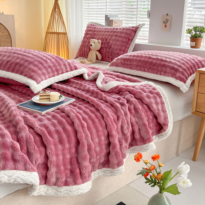 91家纺网 家纺一手货源 找家纺 芸锦豪 2024新款仿兔毛泡泡绒毛毯-包边款毛毯安娜紫-包边款