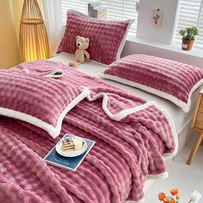 91家纺网 家纺一手货源 找家纺 芸锦豪 2024新款仿兔毛泡泡绒毛毯-包边款毛毯安娜紫-包边款