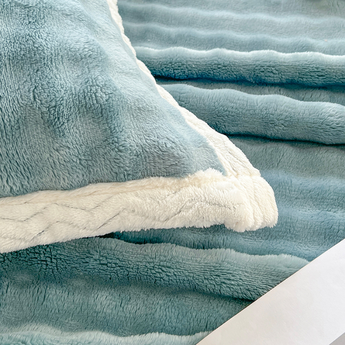 91家纺网 家纺一手货源 找家纺 芸锦豪 2024新款仿兔毛泡泡绒毛毯-包边款毛毯天空蓝-包边款