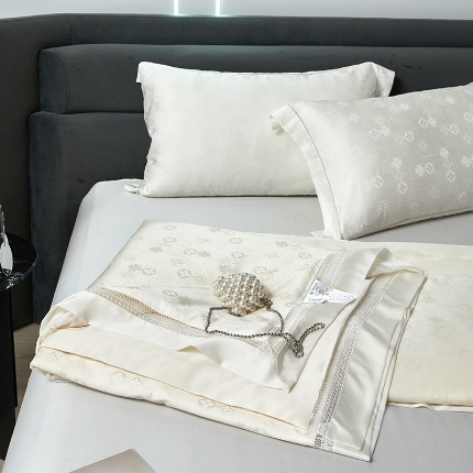 91家纺网 家纺一手货源 找家纺 简约80支夏季天丝夏凉被四件套可水洗机洗夏被天丝空调被 梵高奶白