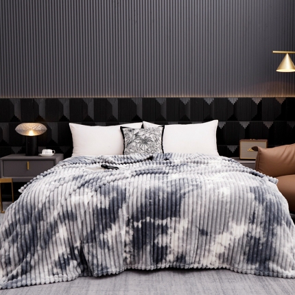 91家纺网 家纺一手货源 找家纺 （总）璐维斯家纺 2025款仿兔毛绒大抽条艺术扎染休闲毯子 牛奶绒 法莱绒毛毯 盖毯 跨境 外贸 直播 电商专供