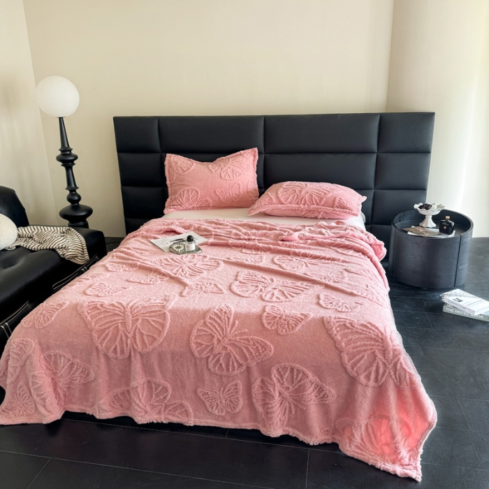 91家纺网 家纺一手货源 找家纺 2025款塔芙绒蝴蝶提花毛毯 纯色多功能休闲盖毯 爆款花型 电商/直播/外贸/跨境专供  蝴蝶粉