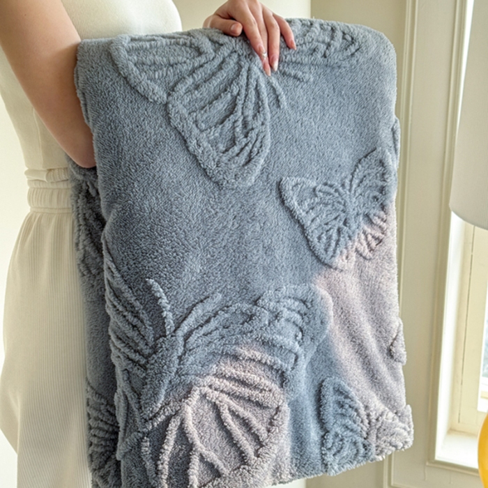 91家纺网 家纺一手货源 找家纺 2025款塔芙绒蝴蝶提花毛毯 纯色多功能休闲盖毯 爆款花型 电商/直播/外贸/跨境专供  蝴蝶蓝