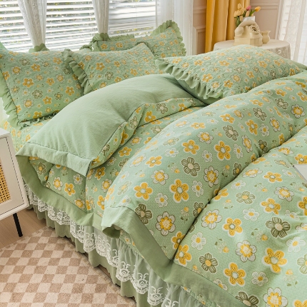 91家纺网 家纺一手货源 找家纺 佰诗特 2025A类双层纱水洗棉麻床盖四件套 夹棉印花花边床盖三件套加厚床裙