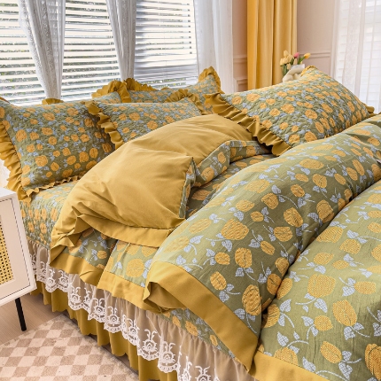 91家纺网 家纺一手货源 找家纺 佰诗特 2025A类双层纱水洗棉麻床盖四件套 夹棉印花花边床盖三件套加厚床裙