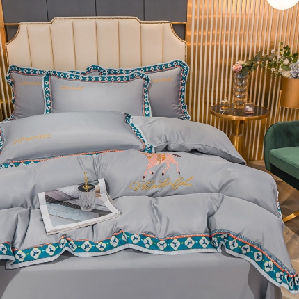 91家纺网 家纺一手货源 找家纺 2025宽边数码印花水洗真丝绣花四件套 轻奢刺绣冰丝天丝套件