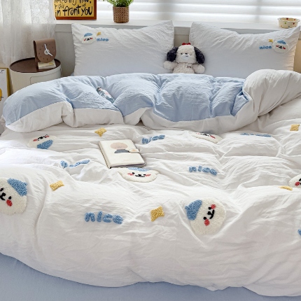 韩巢家纺 2024爆款四季通用超柔水洗棉毛巾绣四件套-哈哈狗系列（提供精美卖家秀） 哈哈狗白蓝