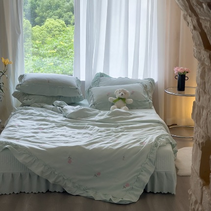 91家纺网 家纺一手货源 找家纺 （总）小主驾到 2024新款水洗棉刺绣法式花边被套床单四件套夏被床盖四件套-花季