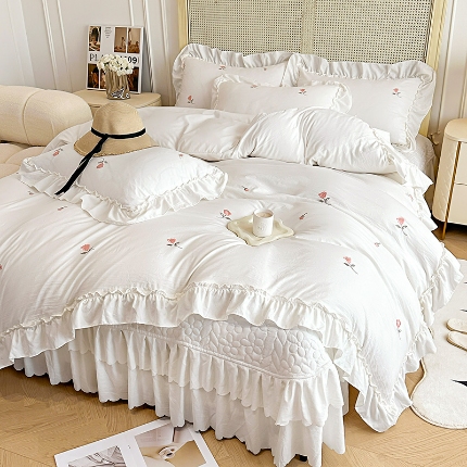 91家纺网 家纺一手货源 找家纺 （总）2025小红书多巴胺ins风法式小香风糯小棉散点玫瑰床盖款四件套水洗棉纯棉全棉夏被四件套