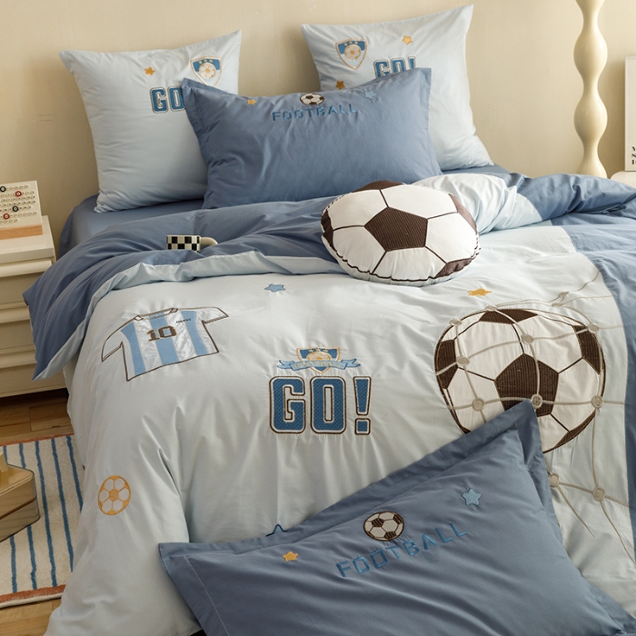91家纺网 家纺一手货源 找家纺 2024款A类纯棉水洗棉贴布绣四件套全棉卡通儿童三件套上下铺床套件-足球系列