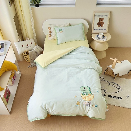91家纺网 家纺一手货源 找家纺 A类全棉水洗棉绣花儿童套件幼儿园被子三件套宝宝午睡六件套 恐龙蛋