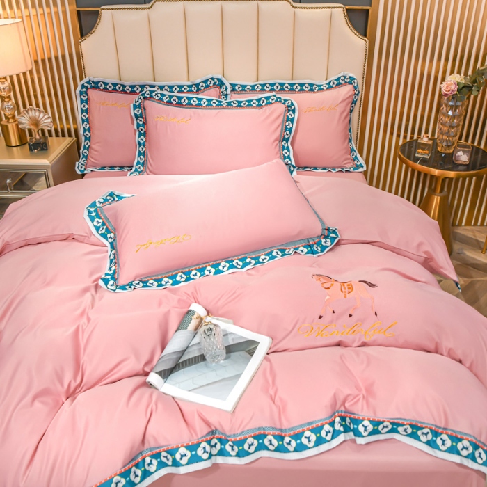 91家纺网 家纺一手货源 找家纺 新款宽边数码印花水洗真丝绣花四件套 轻奢刺绣冰丝天丝套件