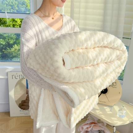 91家纺网 家纺一手货源 找家纺 （总）灰鲸 2025新款A类加厚罗马纹豆豆剪花兔绒毛毯