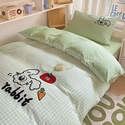 91家纺网 家纺一手货源 找家纺 （总）尤米 2024新款可爱萝卜兔水洗棉毛巾绣四件套 学生床
