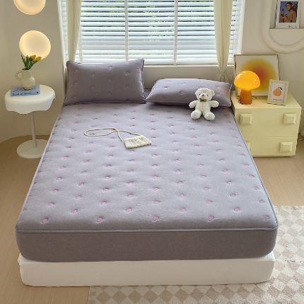 91家纺网 家纺一手货源 找家纺 （总）尊康家纺（原磊科）2024新款全棉色织夹棉大豆床笠-爱意满满系列