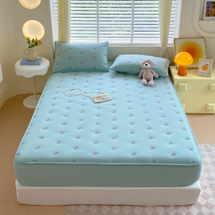 91家纺网 家纺一手货源 找家纺 （总）尊康家纺（原磊科）2024新款全棉色织夹棉大豆床笠-爱意满满系列