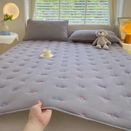 91家纺网 家纺一手货源 找家纺 （总）尊康家纺（原磊科） 2024新款全棉色织爱心笑脸软垫