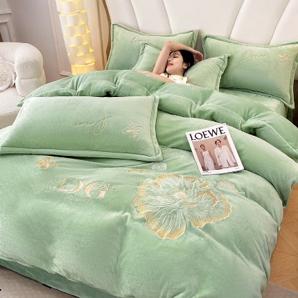 91家纺网 家纺一手货源 找家纺 （总）漫布云2025大版花卉牛奶绒刺绣花四件套婴儿宝宝兔兔绒法莱金貂绒四件套