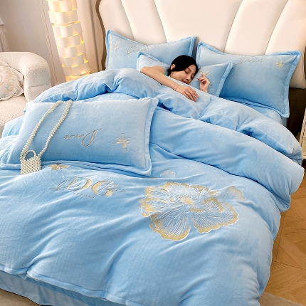 91家纺网 家纺一手货源 找家纺 （总）漫布云2025大版花卉牛奶绒刺绣花四件套婴儿宝宝兔兔绒法莱金貂绒四件套