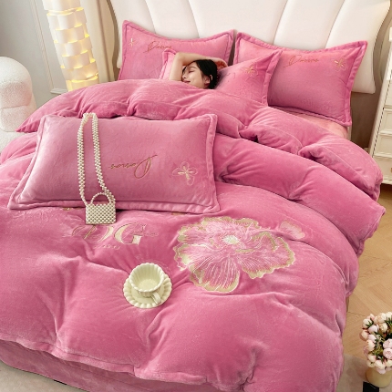 91家纺网 家纺一手货源 找家纺 （总）漫布云2025大版花卉牛奶绒刺绣花四件套婴儿宝宝兔兔绒法莱金貂绒四件套