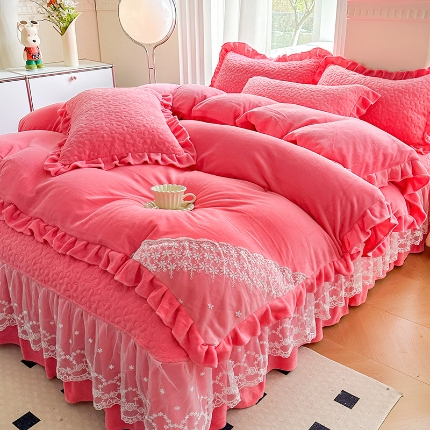 91家纺网 家纺一手货源 找家纺 （总）漫布云12斤230g全消光牛奶绒夹棉床盖四件套兔兔绒绒蕾丝床裙款四件套