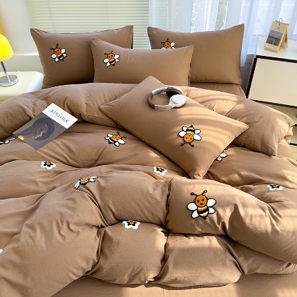 91家纺网 家纺一手货源 找家纺 （总）寐时代 2024新款A类水洗亲肤立体毛巾绣四件套四季通用款