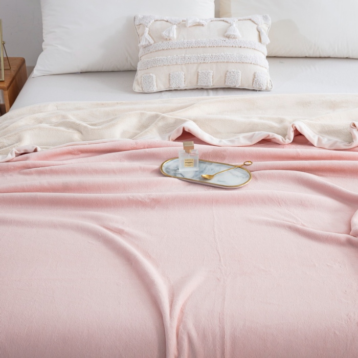 91家纺网 家纺一手货源 找家纺 卉晨毛毯 2024新款牛奶绒纯色复合毯空调毯午睡毯毛毯 初恋米粉