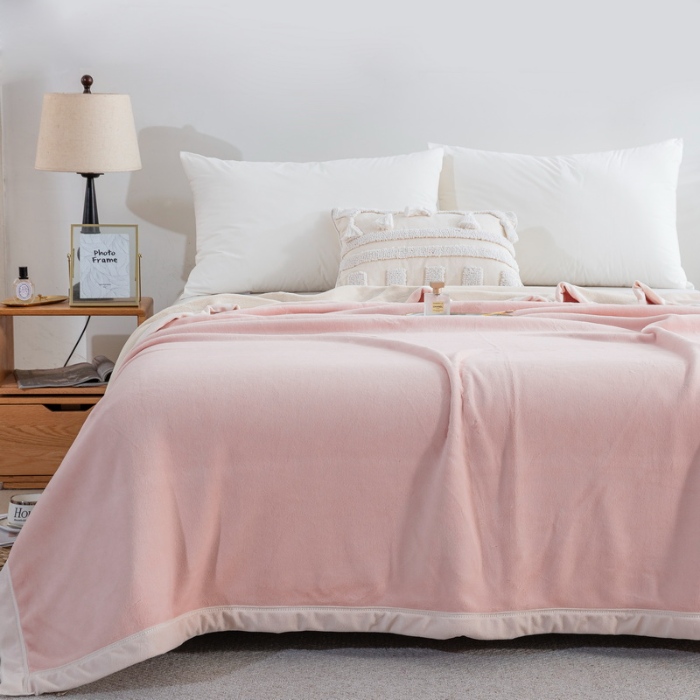 91家纺网 家纺一手货源 找家纺 卉晨毛毯 2024新款牛奶绒纯色复合毯空调毯午睡毯毛毯 初恋米粉