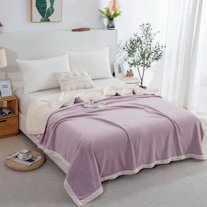 91家纺网 家纺一手货源 找家纺 卉晨毛毯 2024新款牛奶绒纯色复合毯空调毯午睡毯毛毯 淡雅米紫