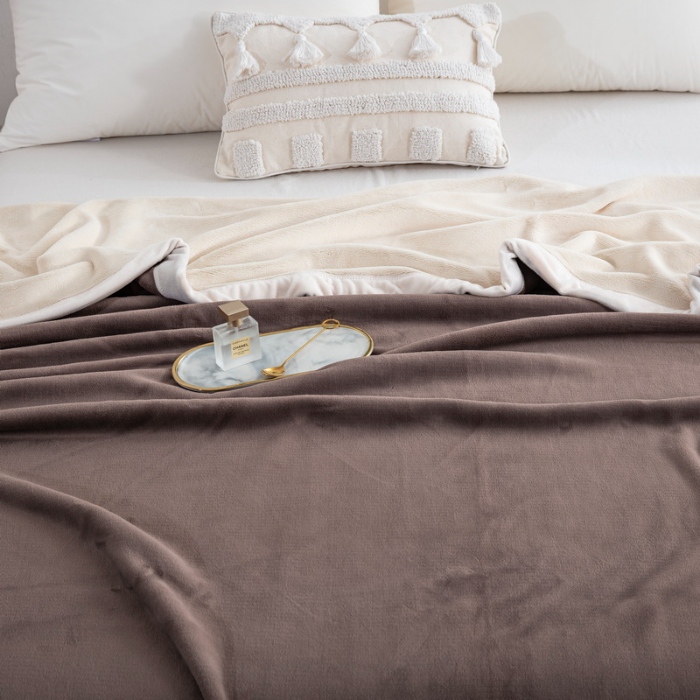 91家纺网 家纺一手货源 找家纺 卉晨毛毯 2024新款牛奶绒纯色复合毯空调毯午睡毯毛毯 欧风米咖